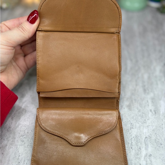Vintage Gucci Leather Compact Wallet Kiss Lock Camel Tan Soft - Picture 3 of 13